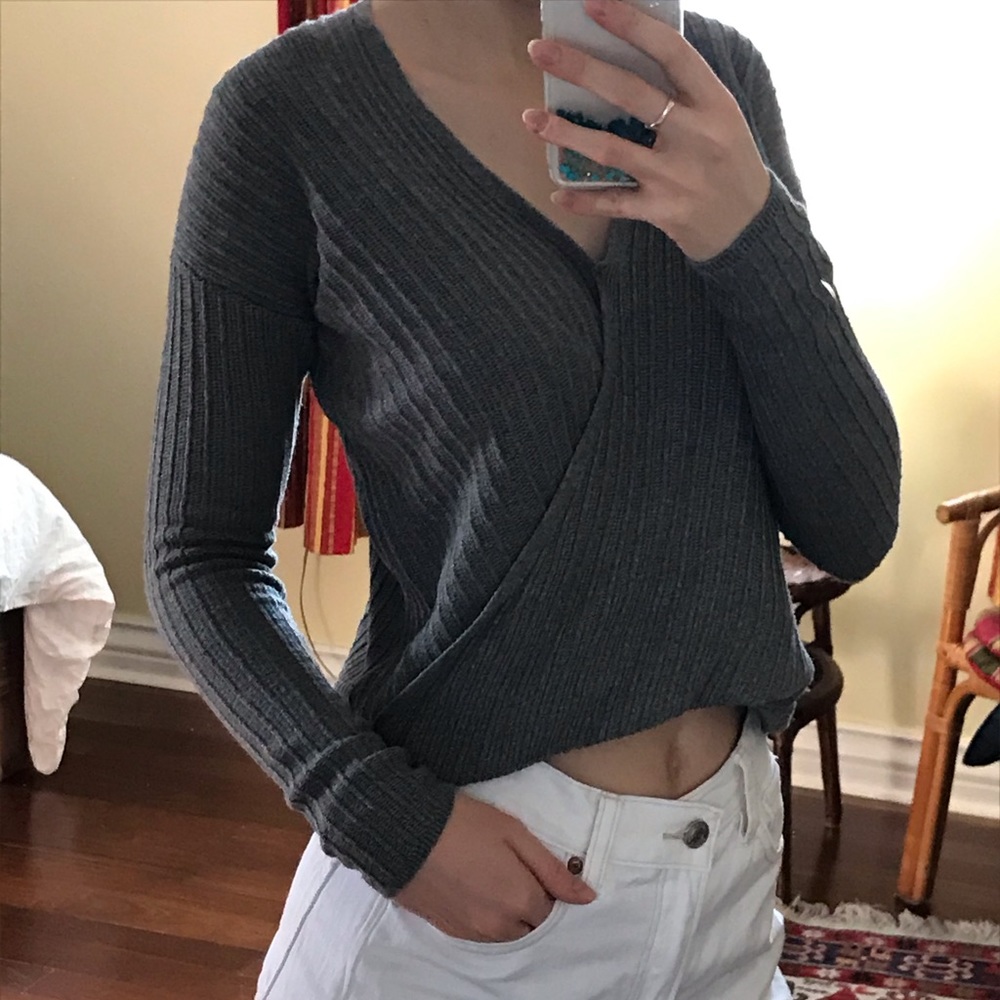 Grey top Hollister